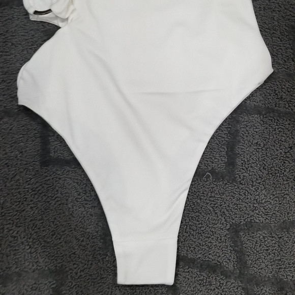 White O-Ring Bodysuit - Picture 3 of 4